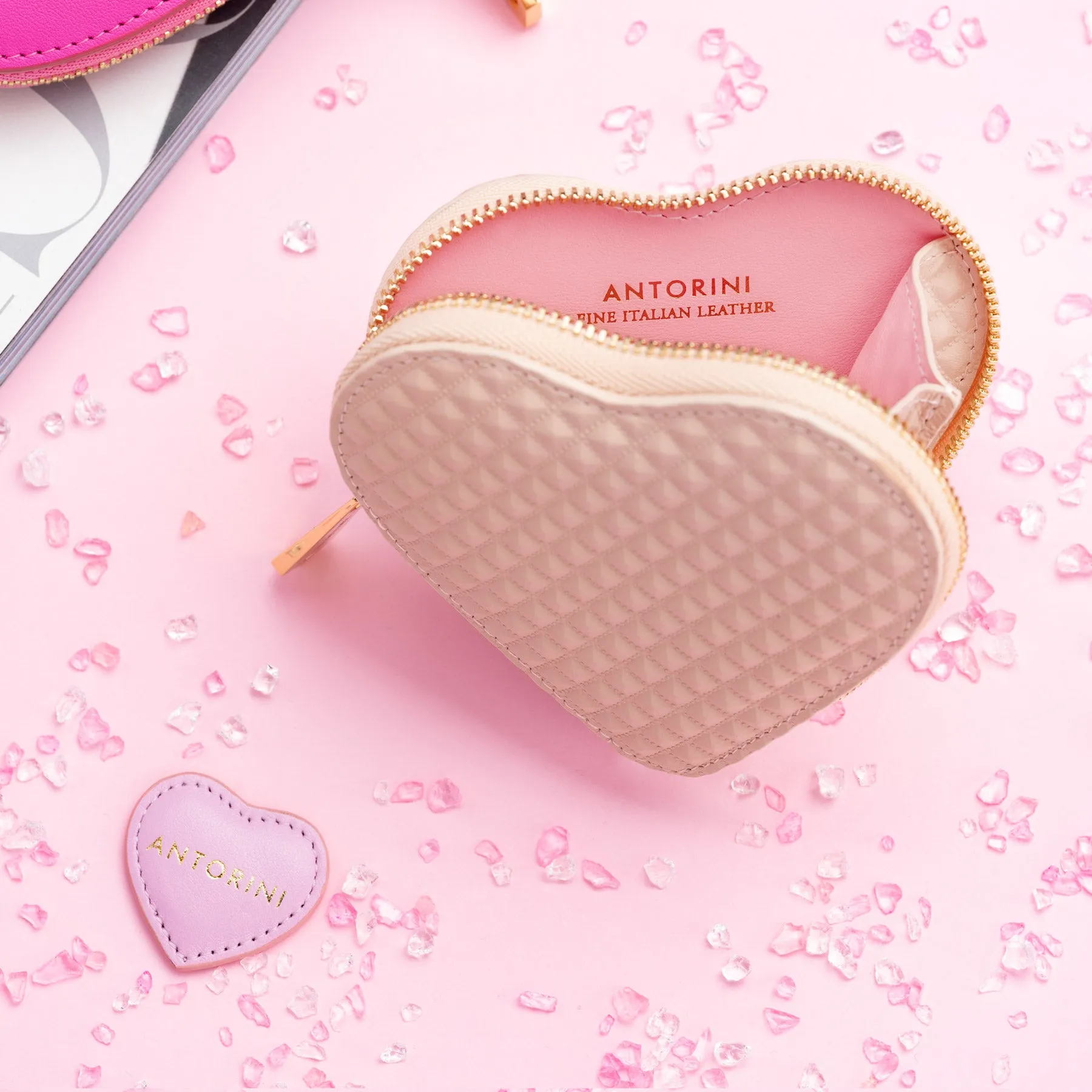 ANTORINI Coin Heart Purse in Beige Pyramids