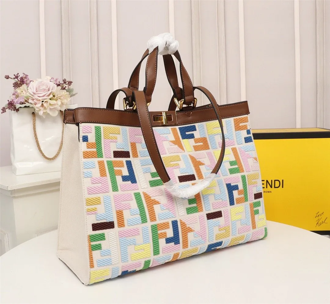 EN   Designer bags by Fendi 089