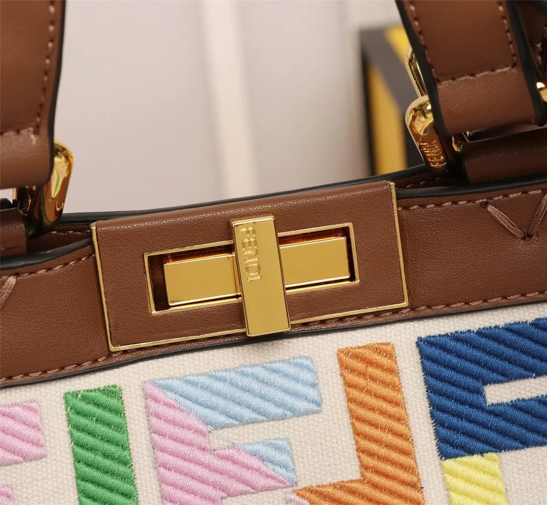 EN   Designer bags by Fendi 089