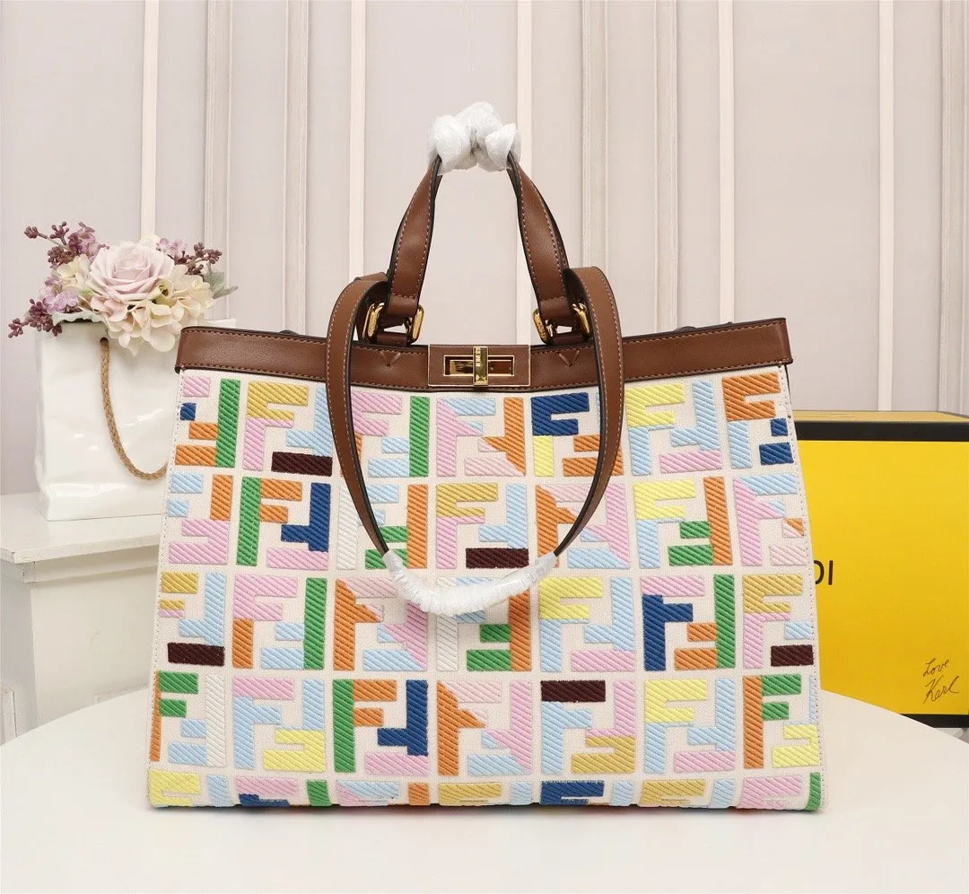 EN   Designer bags by Fendi 089
