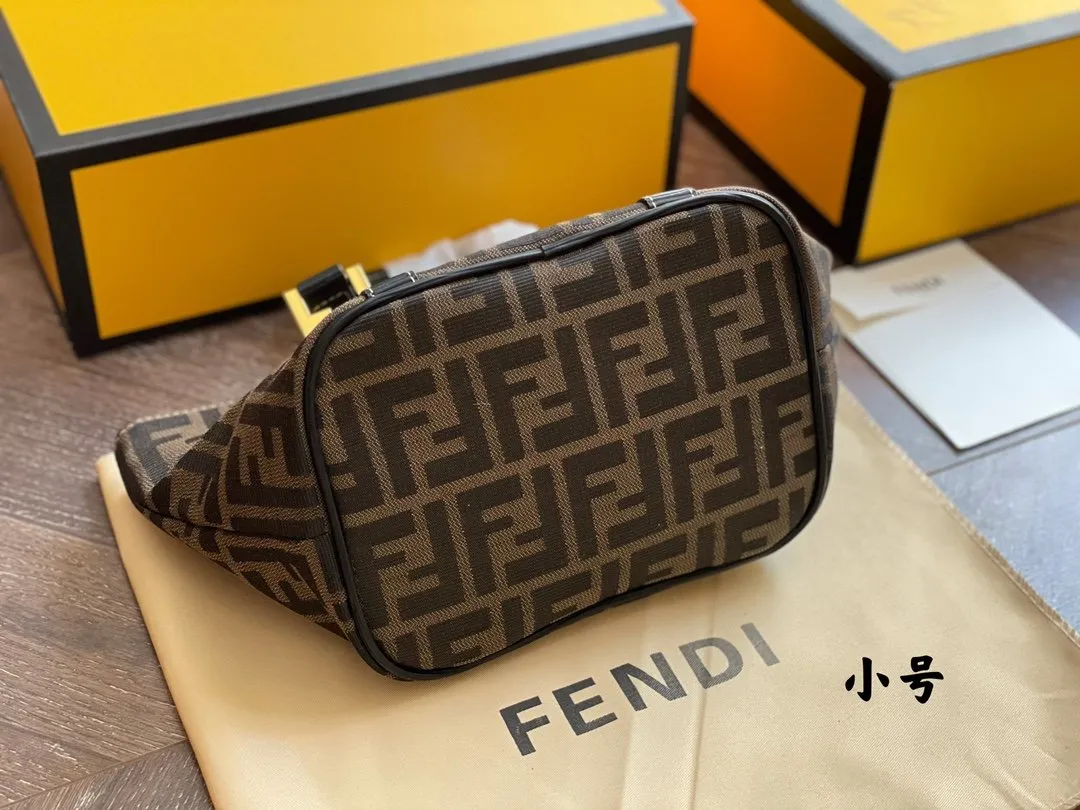 EN   Designer bags by Fendi 118