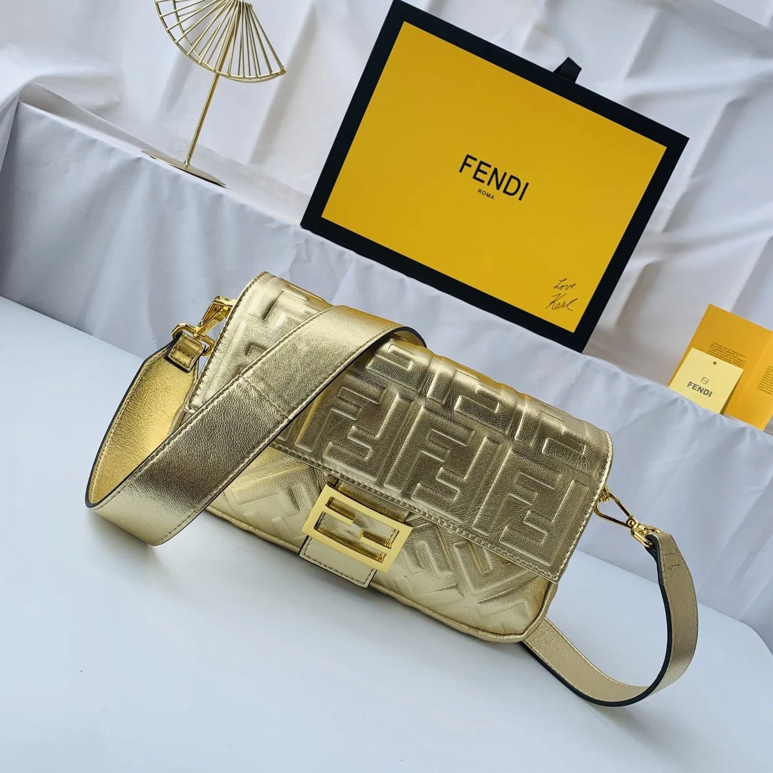 EN   Designer bags by Fendi 179