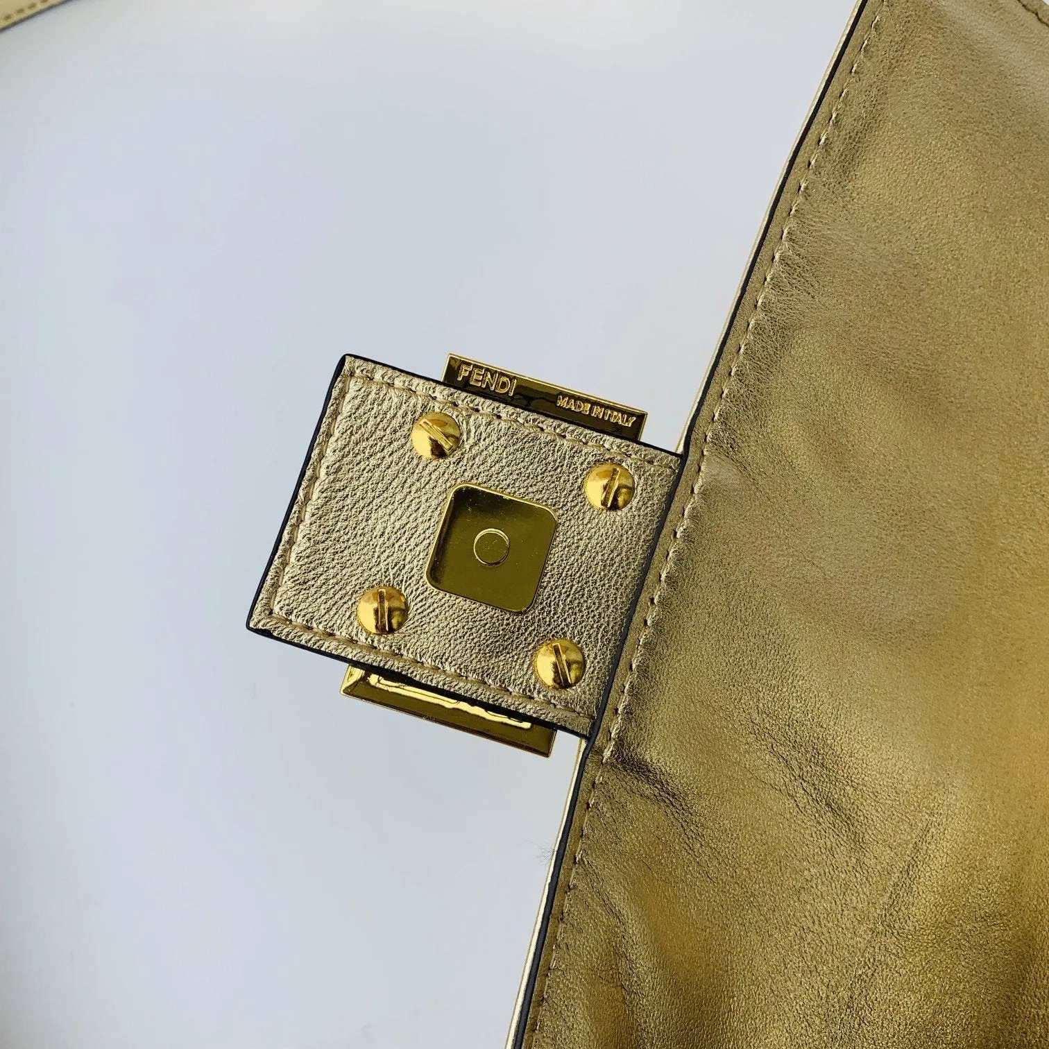 EN   Designer bags by Fendi 179